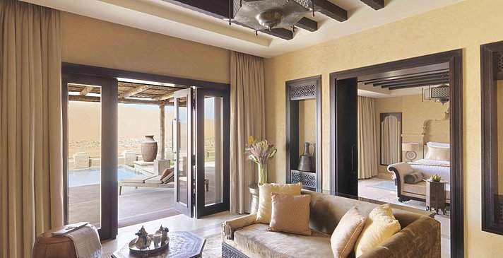 Wohnbereich der Villa - Royal Pavilion Villas by Qasr Al Sarab