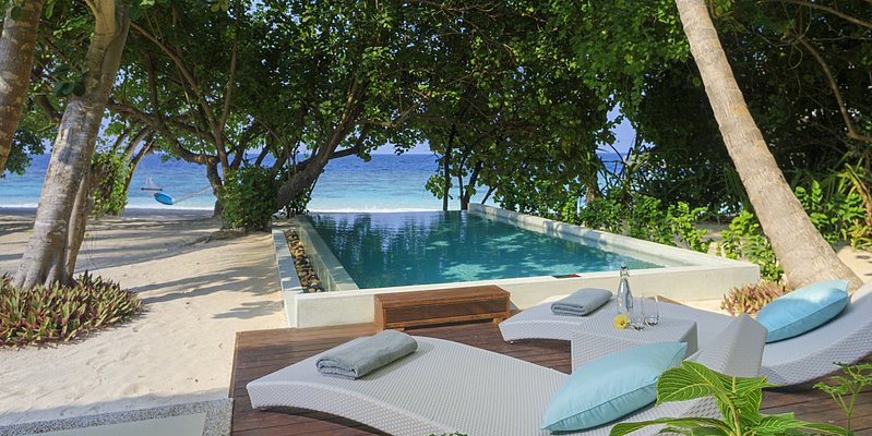 Beach Deluxe Villa mit Pool - Dusit Thani Maldives