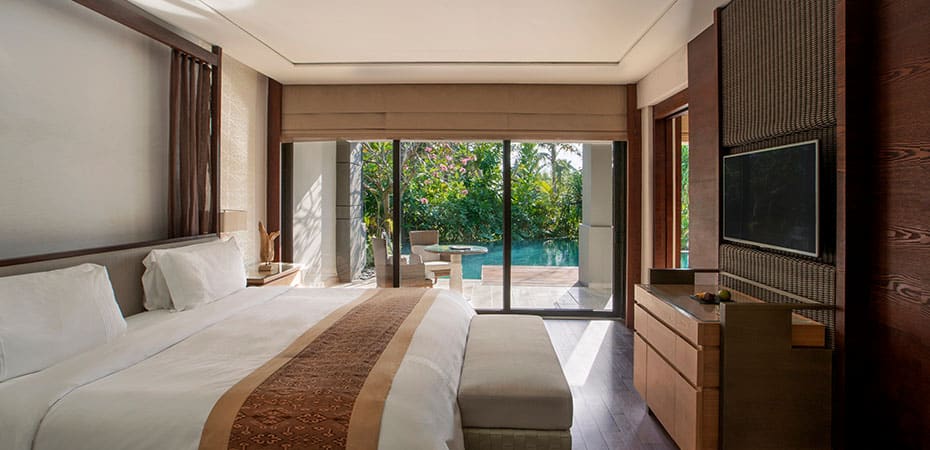 The Ritz-Carlton, Bali - The Ritz Carlton Suite with Pool Access - Schlafzimmer