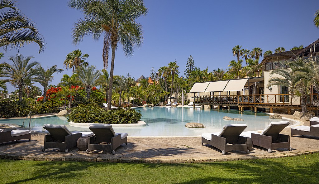 Bahia del Duque Villas