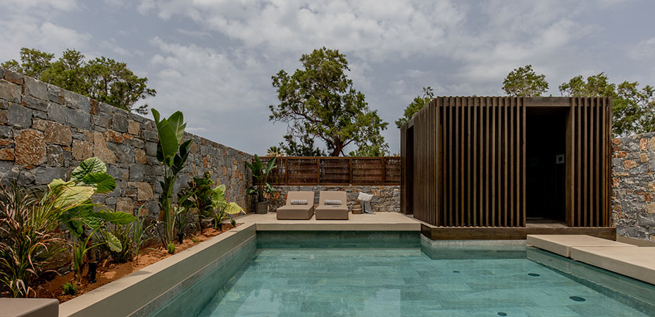 Privatpool im Adults Only-Hotel Pnoé Breathing Life in Griechenland
